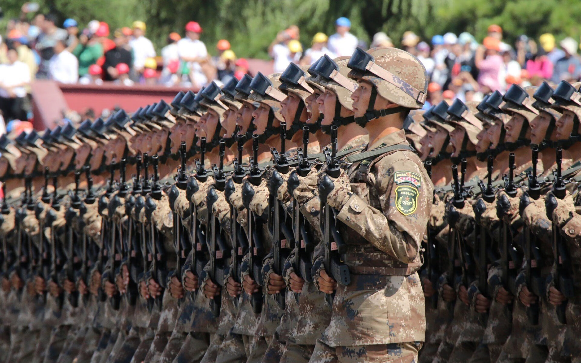 摩洛哥骑手法赫德·阿尔·哈桑在2024年巴黎奥运会三项赛中以“Valor”马匹获得第25名,展现坚韧精神。