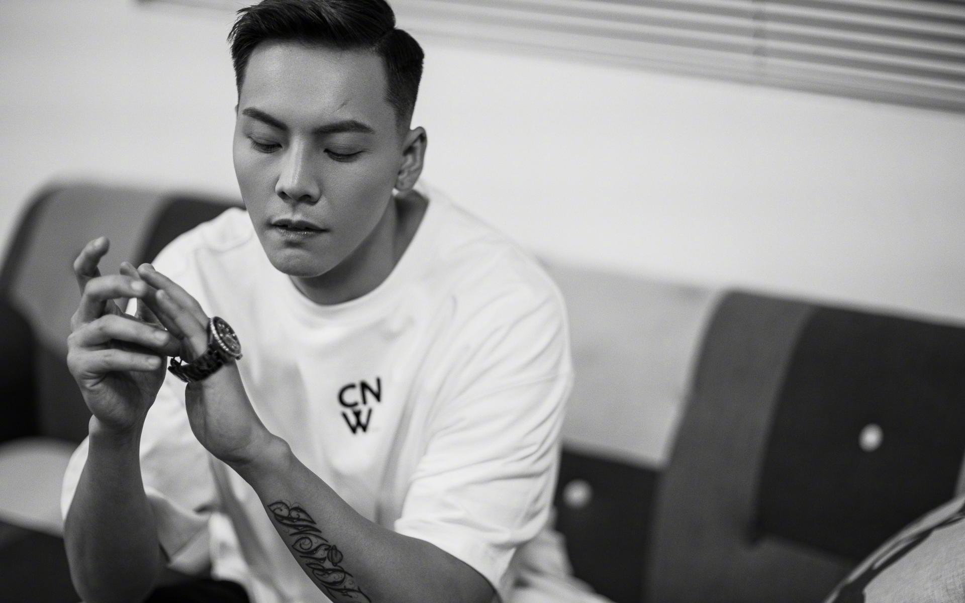 爱游戏登录入口-法国足球联赛热火朝天，冠军悬念引人关注，法国足球业余联赛