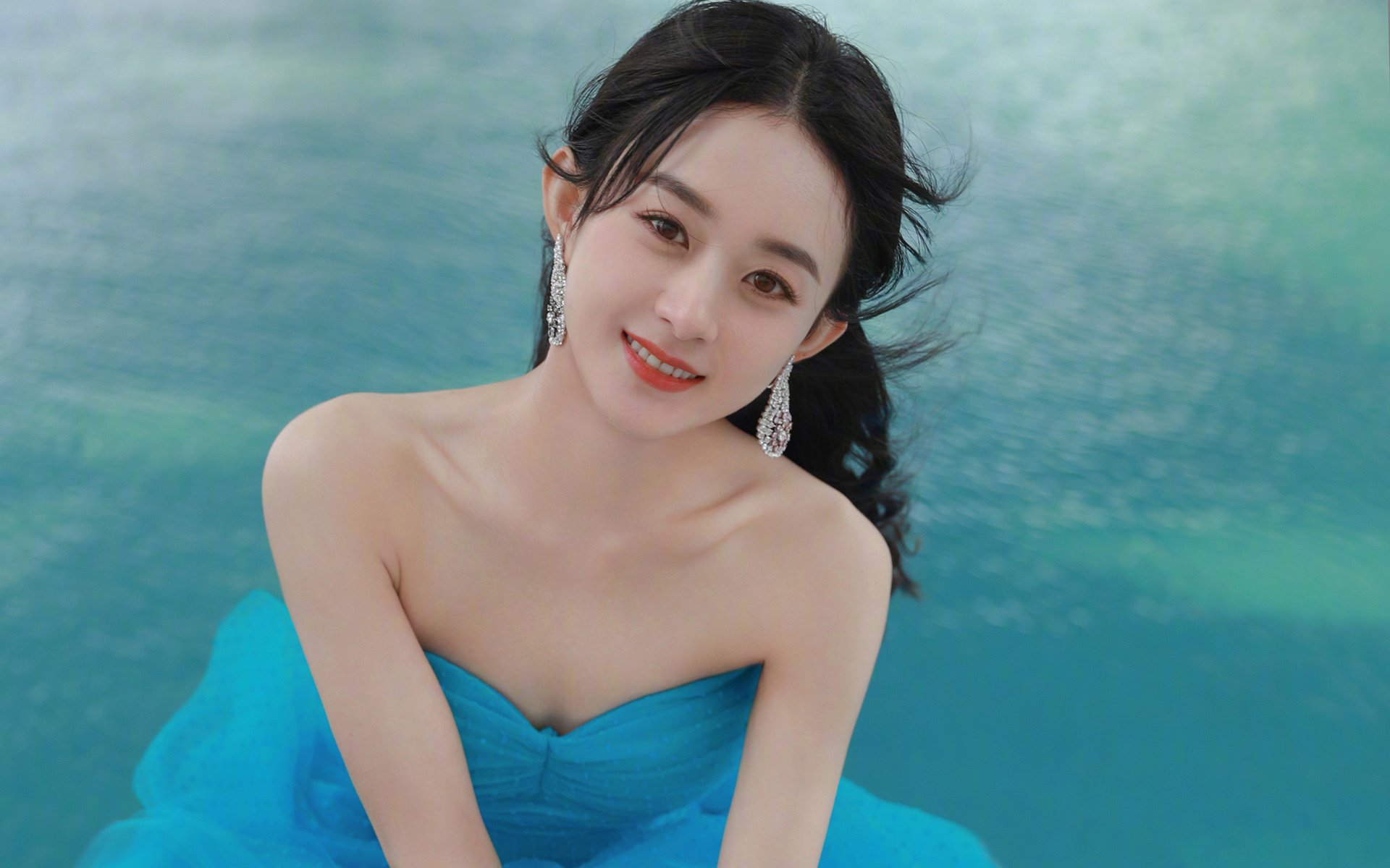 乔治连续抢断带动快船反击得分,乔治四年1.9亿美元续约快船